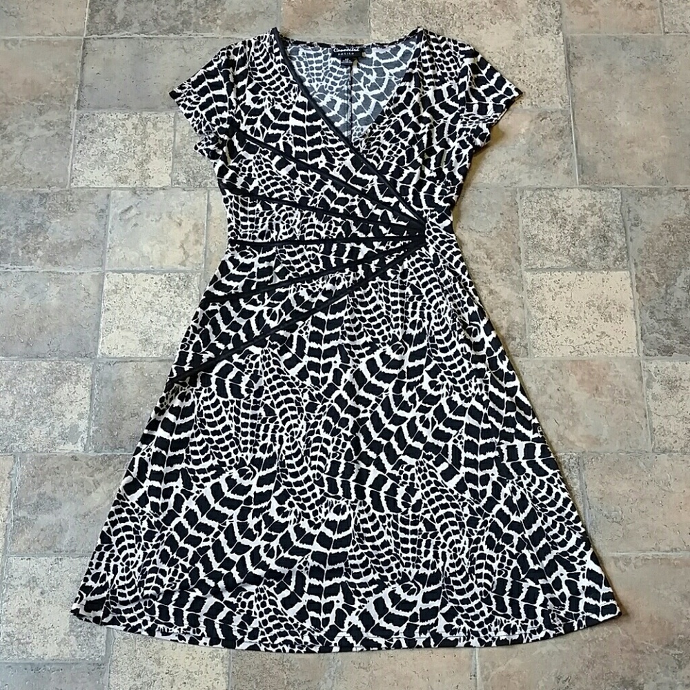 Black & Cream feather pattern animal print dress size 6P